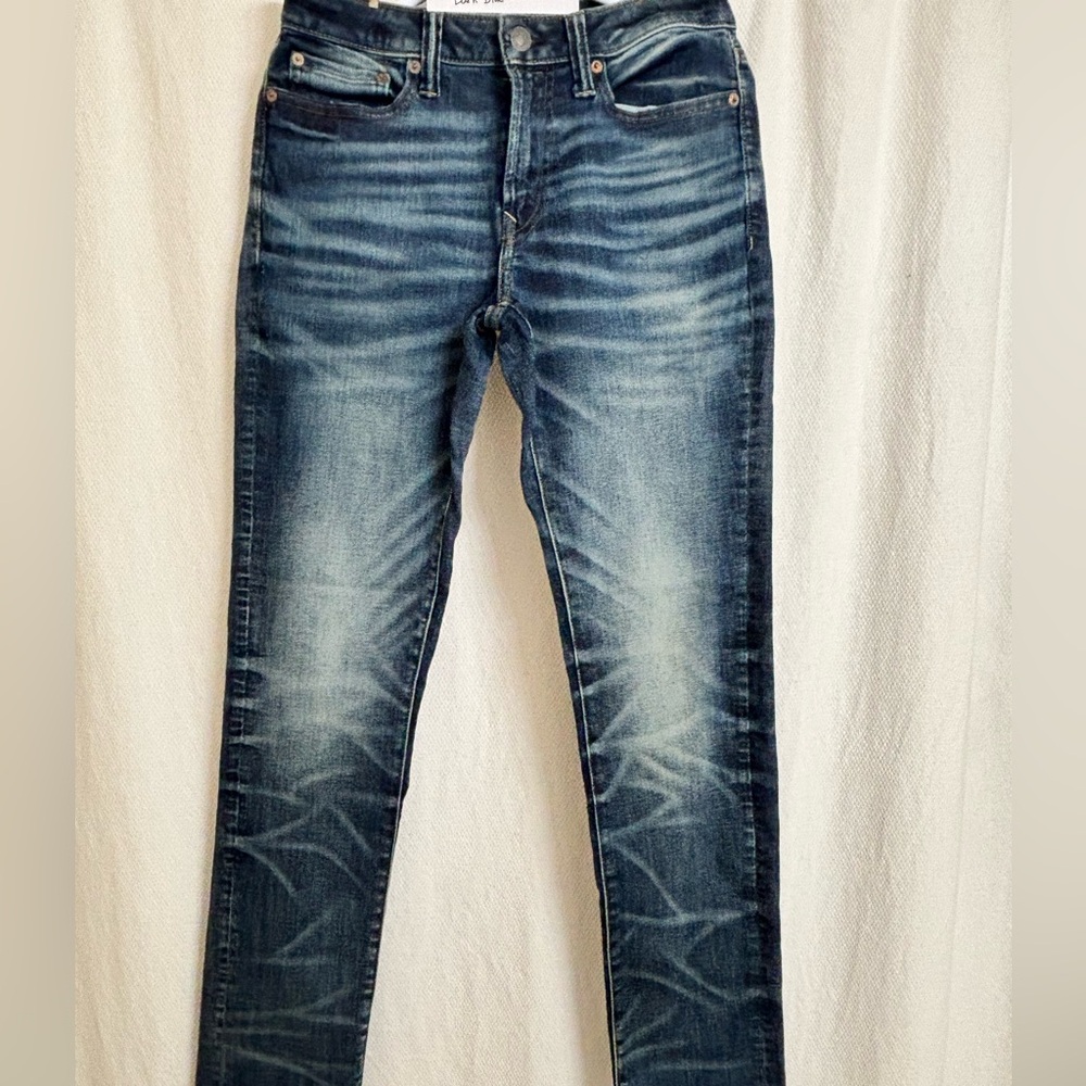 Hollister Men’s 30X34 Next Level Airflex
Dark Blue
no tags, only worn 1-2 times